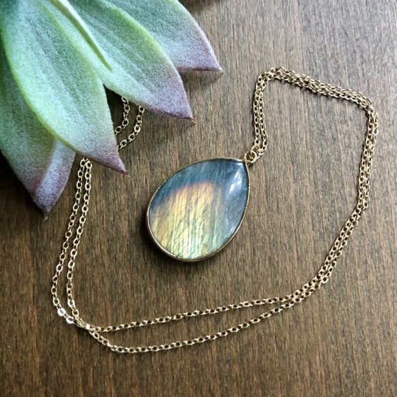 ❗️LAST❗️Labradorite Teardrop Necklace - Picture 3 of 7